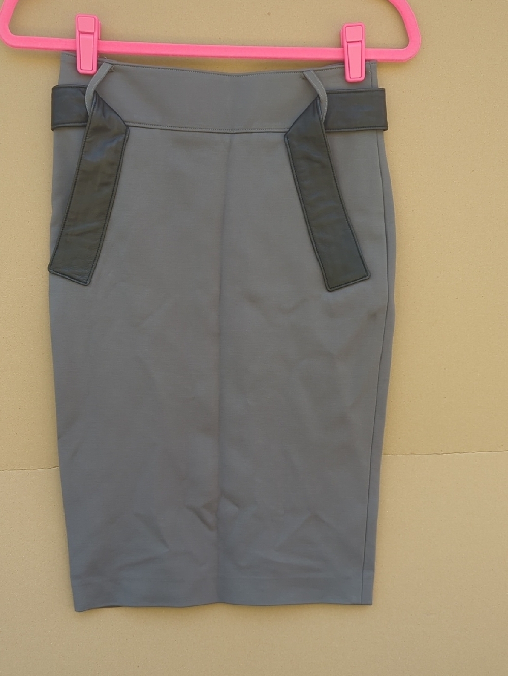 Mackage Moto Sleek Pencil Skirt Leather Detail Zip Up Stretchy Gray Black Sz 2